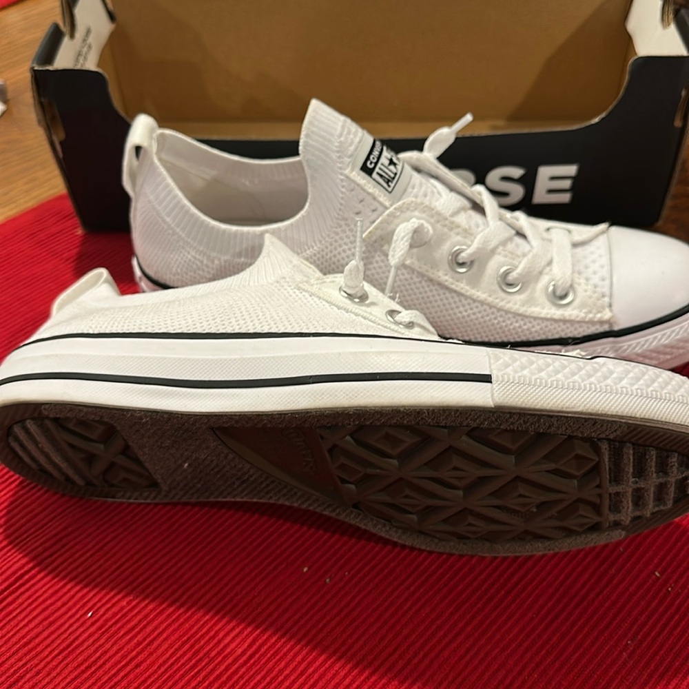 Women's white shoreline Converse sneakers size 8